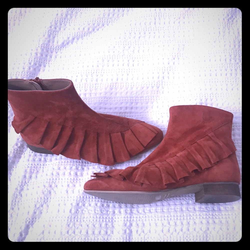 Anthropologie Rust Suede Booties w/ Ruffle (NWOT)